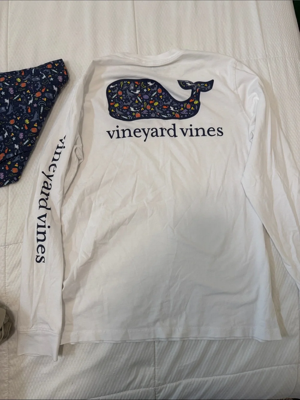 Boys Vineyard Vines Halloween Pajamas (set) shirt  and pants M